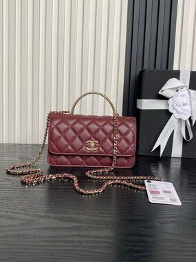 Classic CHANEL Bag: A Stylish and Versatile Choice for Elegance